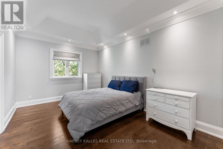 717 WOBURN AVENUE, Toronto (Bedford Park-Nortown), Ontario, M5M1M2