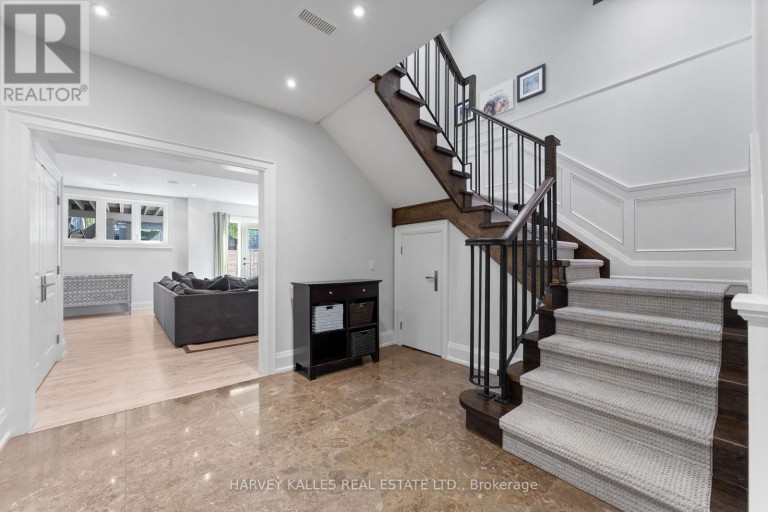 717 WOBURN AVENUE, Toronto (Bedford Park-Nortown), Ontario, M5M1M2