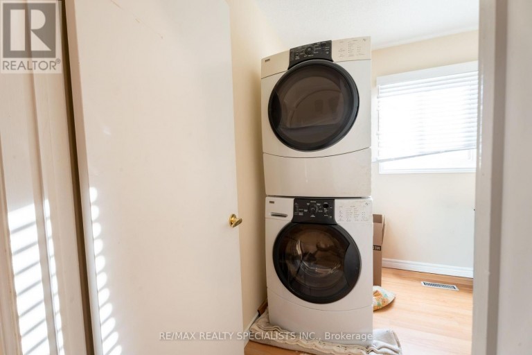26 VIVALDI CRESCENT, Brampton (Brampton South), Ontario, L6Y2S2