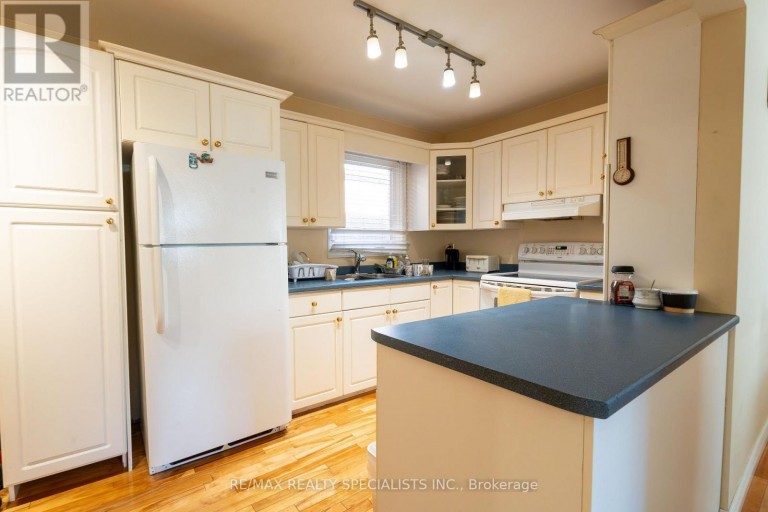 26 VIVALDI CRESCENT, Brampton (Brampton South), Ontario, L6Y2S2