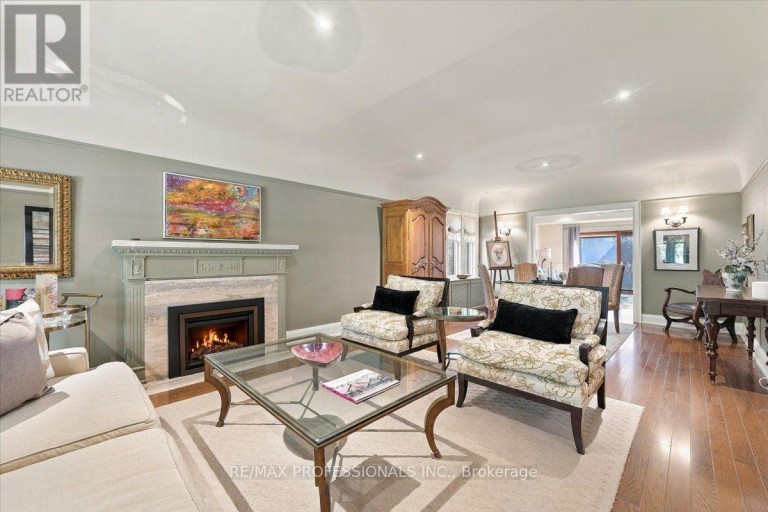 17 KING GEORGES ROAD, Toronto (Kingsway South), Ontario, M8X1K7