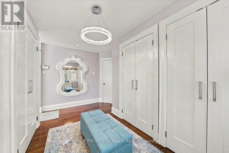 17 KING GEORGES ROAD, Toronto (Kingsway South), Ontario, M8X1K7
