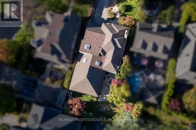 17 KING GEORGES ROAD, Toronto (Kingsway South), Ontario, M8X1K7