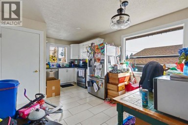 3714 Dover Ridge Drive SE Calgary Alberta photo 7
