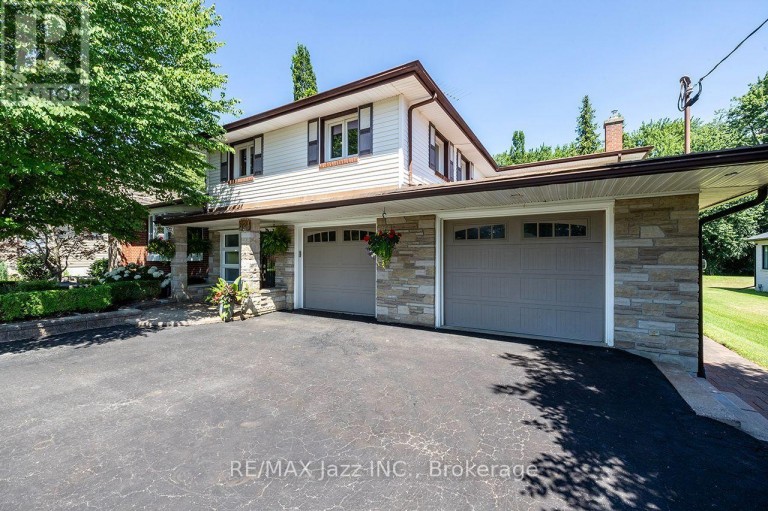 624 ROSELAWN AVENUE, Oshawa (Northwood), Ontario, L1L1B2
