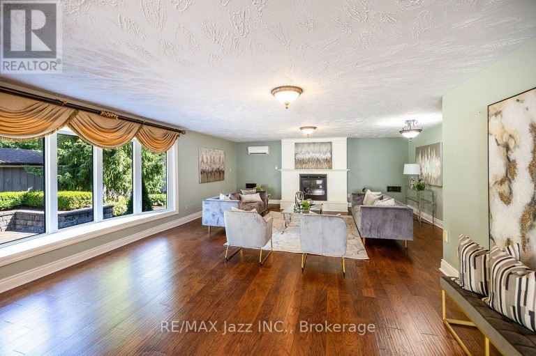 624 ROSELAWN AVENUE, Oshawa (Northwood), Ontario, L1L1B2