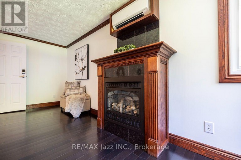 624 ROSELAWN AVENUE, Oshawa (Northwood), Ontario, L1L1B2