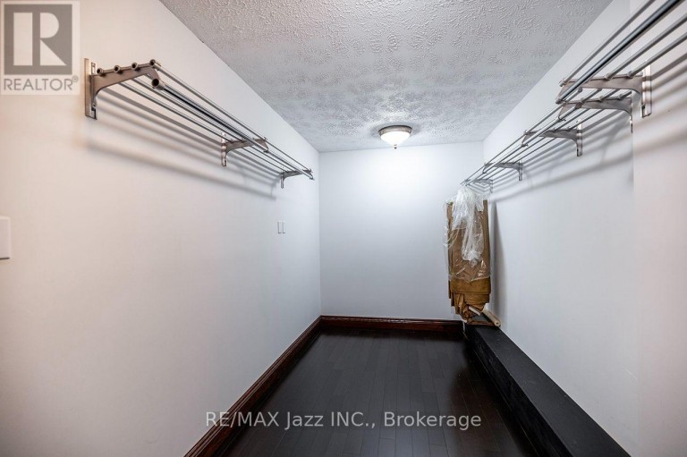 624 ROSELAWN AVENUE, Oshawa (Northwood), Ontario, L1L1B2