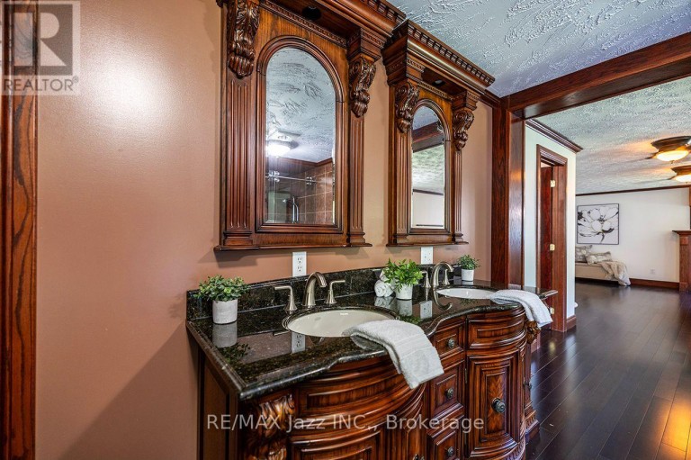 624 ROSELAWN AVENUE, Oshawa (Northwood), Ontario, L1L1B2