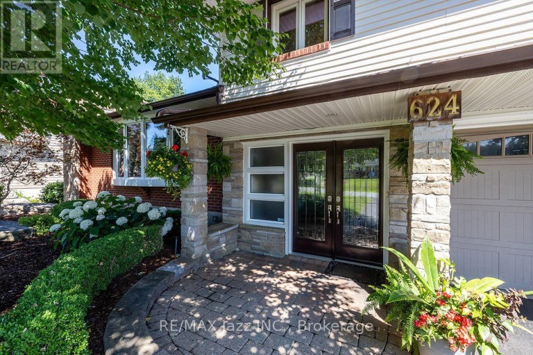 624 ROSELAWN AVENUE, Oshawa (Northwood), Ontario, L1L1B2
