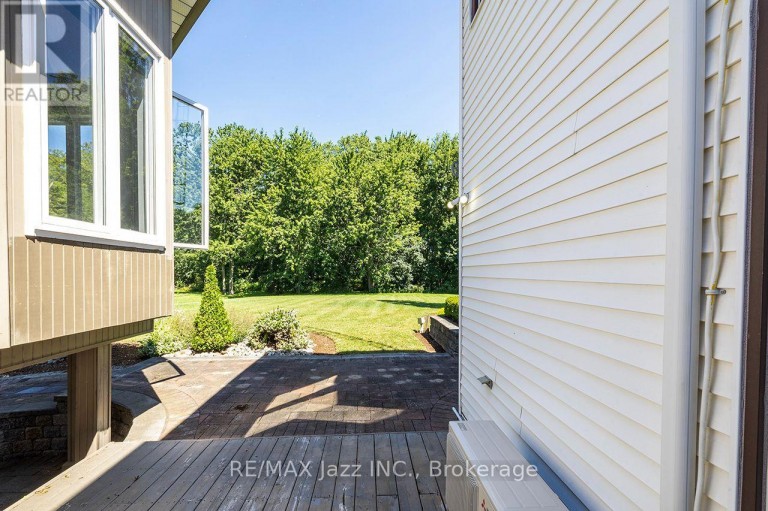 624 ROSELAWN AVENUE, Oshawa (Northwood), Ontario, L1L1B2