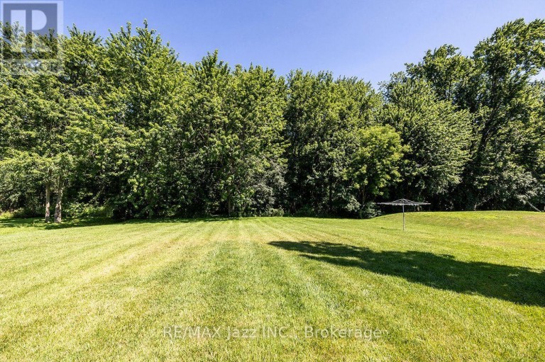 624 ROSELAWN AVENUE, Oshawa (Northwood), Ontario, L1L1B2