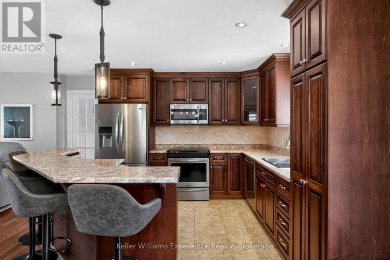 22 GREW CRESCENT, Penetanguishene, Ontario, L9M0A4