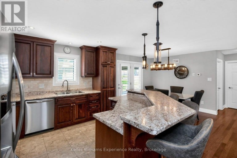 22 GREW CRESCENT, Penetanguishene, Ontario, L9M0A4