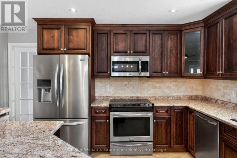 22 GREW CRESCENT, Penetanguishene, Ontario, L9M0A4