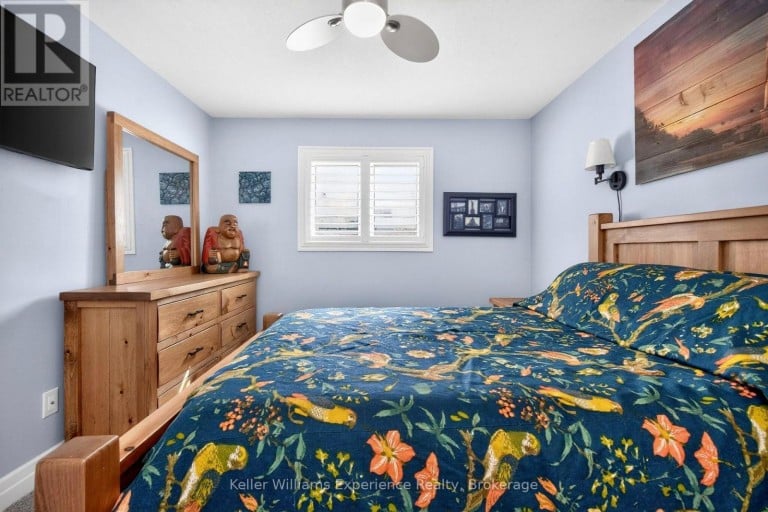22 GREW CRESCENT, Penetanguishene, Ontario, L9M0A4