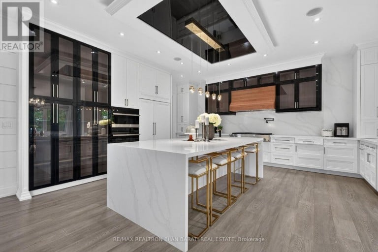 130 PEMBERTON AVENUE, Toronto (Newtonbrook East), Ontario, M2M1Y7