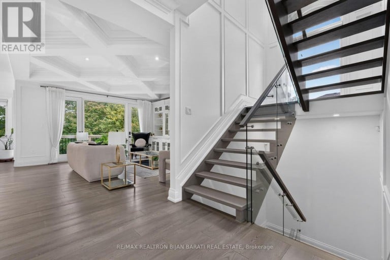 130 PEMBERTON AVENUE, Toronto (Newtonbrook East), Ontario, M2M1Y7
