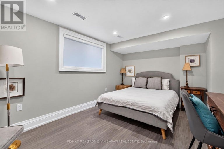130 PEMBERTON AVENUE, Toronto (Newtonbrook East), Ontario, M2M1Y7