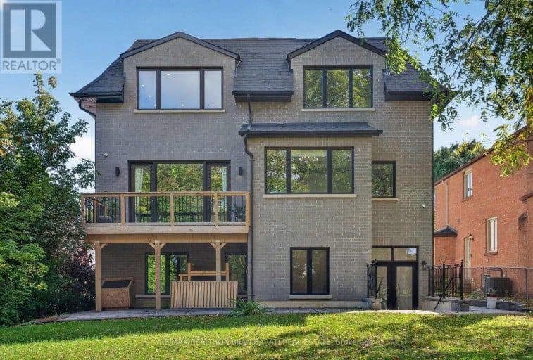130 PEMBERTON AVENUE, Toronto (Newtonbrook East), Ontario, M2M1Y7