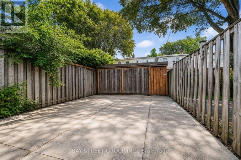 54 THYRA AVENUE, Toronto (Crescent Town), Ontario, M4C5G5