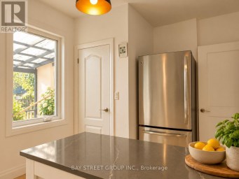 54 THYRA AVENUE Toronto (Crescent Town) Ontario photo 5