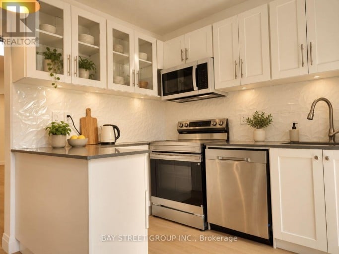 54 THYRA AVENUE, Toronto (Crescent Town), Ontario, M4C5G5
