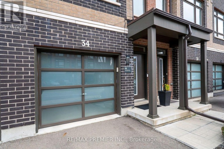 34 DALHOUSIE STREET, Vaughan (Vaughan Grove), Ontario, L4L0L6