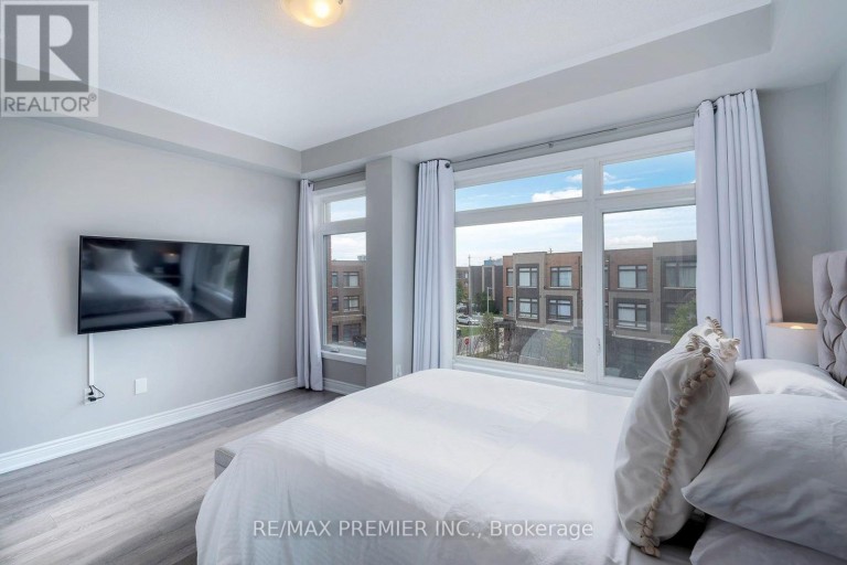 34 DALHOUSIE STREET, Vaughan (Vaughan Grove), Ontario, L4L0L6