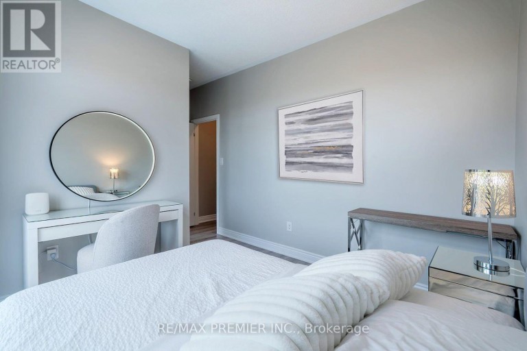 34 DALHOUSIE STREET, Vaughan (Vaughan Grove), Ontario, L4L0L6