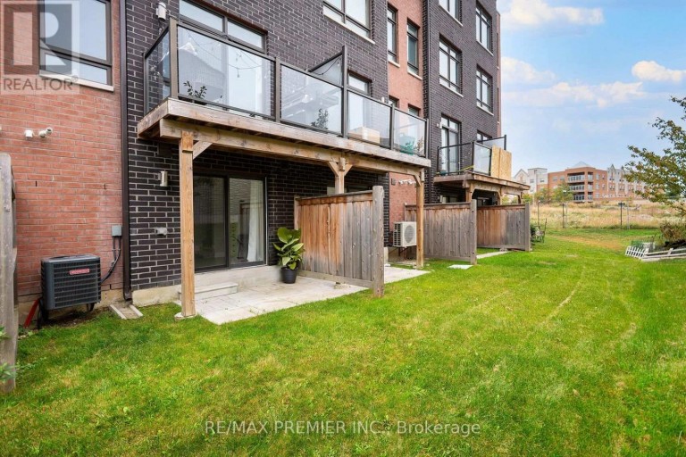 34 DALHOUSIE STREET, Vaughan (Vaughan Grove), Ontario, L4L0L6