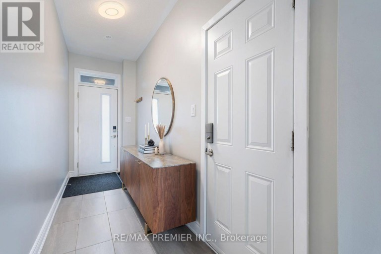 34 DALHOUSIE STREET, Vaughan (Vaughan Grove), Ontario, L4L0L6