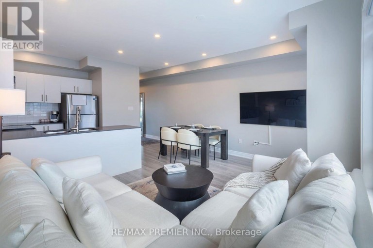 34 DALHOUSIE STREET, Vaughan (Vaughan Grove), Ontario, L4L0L6