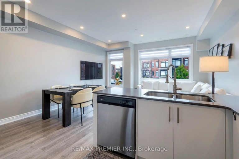 34 DALHOUSIE STREET, Vaughan (Vaughan Grove), Ontario, L4L0L6