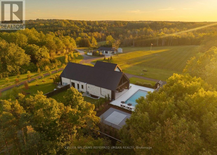 15600 DUFFERIN STREET, King, Ontario, L7B1K5