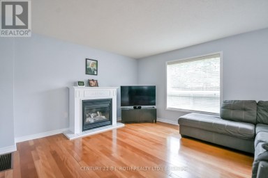 17 CROMPTON DRIVE Barrie (Little Lake) Ontario photo 13
