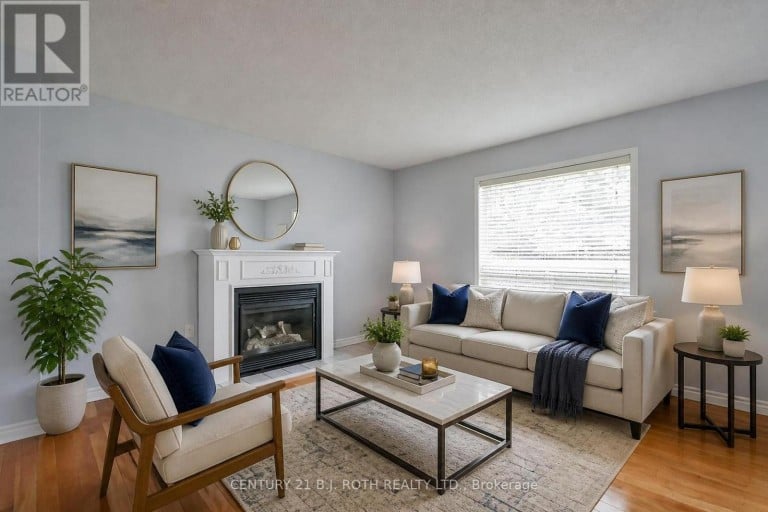 17 CROMPTON DRIVE, Barrie (Little Lake), Ontario, L4M6N1