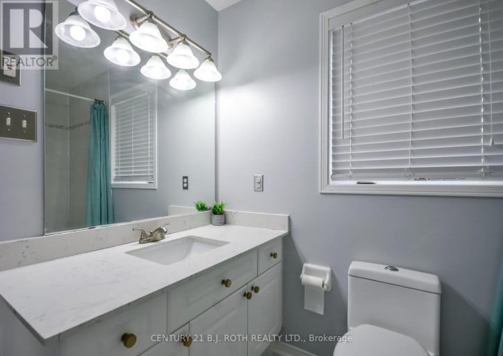 17 CROMPTON DRIVE, Barrie (Little Lake), Ontario, L4M6N1