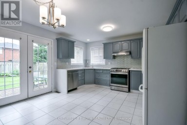 17 CROMPTON DRIVE Barrie (Little Lake) Ontario photo 6
