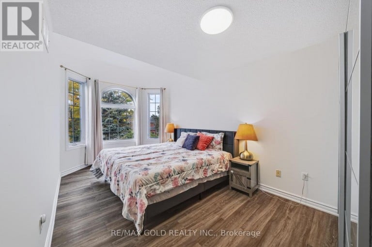 43 GOLDEN MEADOW ROAD, Barrie (Bayshore), Ontario, L4N7G5