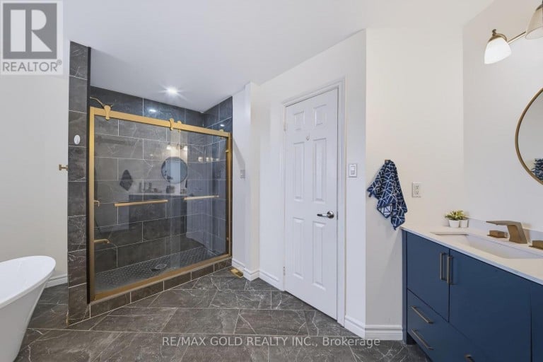43 GOLDEN MEADOW ROAD, Barrie (Bayshore), Ontario, L4N7G5