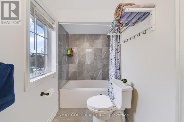 43 GOLDEN MEADOW ROAD, Barrie (Bayshore), Ontario, L4N7G5