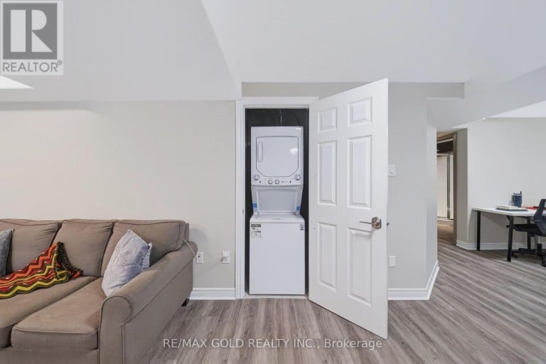 43 GOLDEN MEADOW ROAD, Barrie (Bayshore), Ontario, L4N7G5