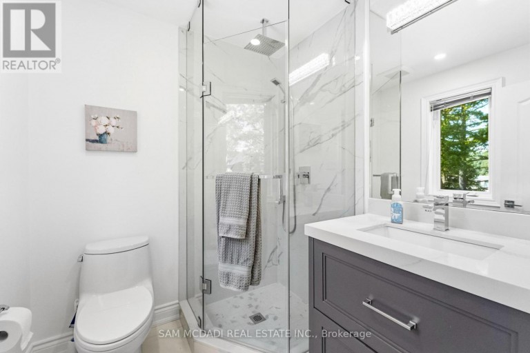 527 MEADOW WOOD ROAD, Mississauga (Clarkson), Ontario, L5J2S4