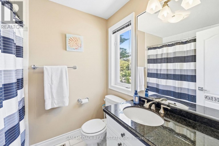 527 MEADOW WOOD ROAD, Mississauga (Clarkson), Ontario, L5J2S4