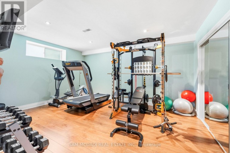 527 MEADOW WOOD ROAD, Mississauga (Clarkson), Ontario, L5J2S4