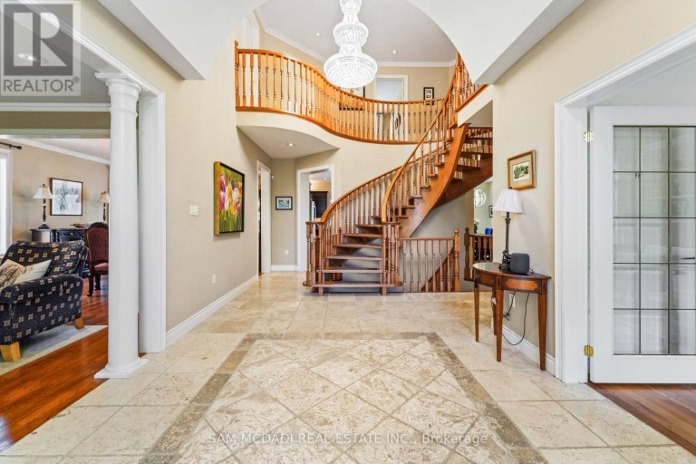 527 MEADOW WOOD ROAD, Mississauga (Clarkson), Ontario, L5J2S4