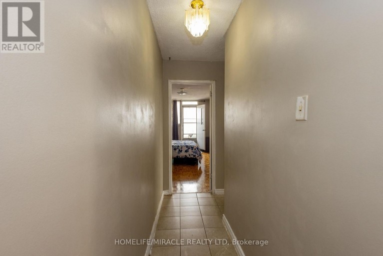 1007 - 49 SILVERSTONE DRIVE, Toronto (Mount Olive-Silverstone-Jamestown), Ontario, M9V3G2