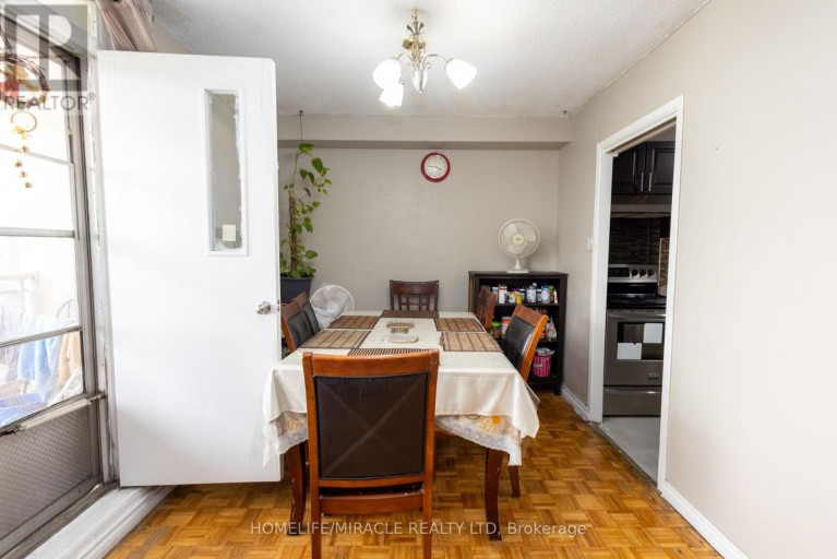 1007 - 49 SILVERSTONE DRIVE, Toronto (Mount Olive-Silverstone-Jamestown), Ontario, M9V3G2