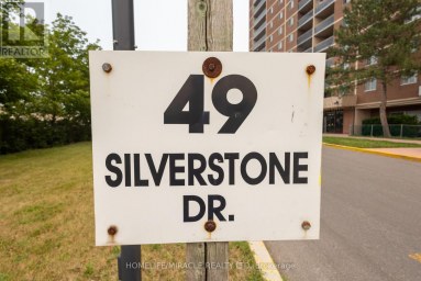1007 - 49 SILVERSTONE DRIVE Toronto (Mount Olive-Silverstone-Jamestown) Ontario photo 2